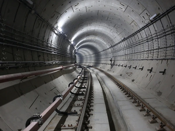 Non-woven fabric for splicing tunnel waterproof boards